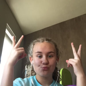 Meet your Posher, Olivia